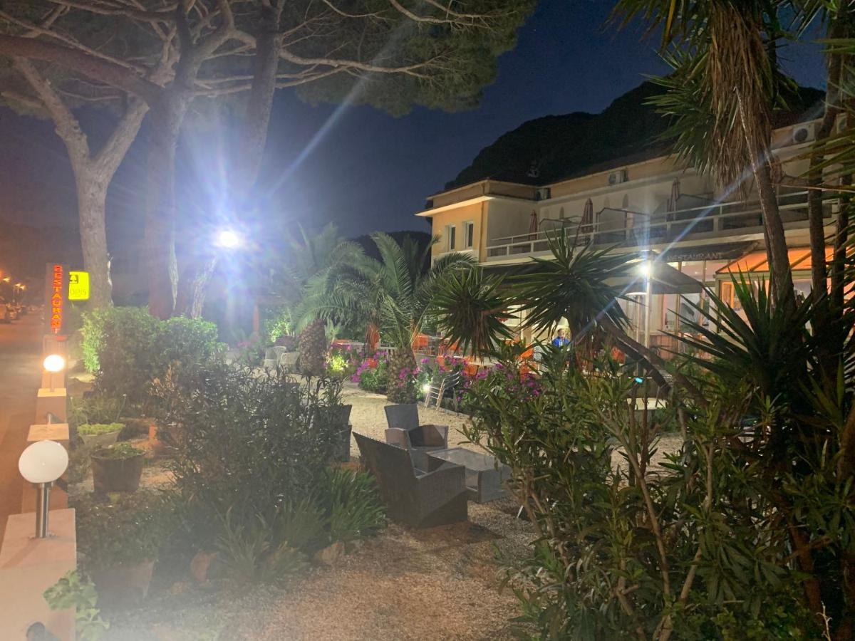 Logis Hotel Restaurant Le Kalliste Hyeres Luaran gambar